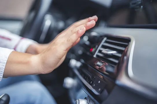 Ricarica climatizzatore per auto