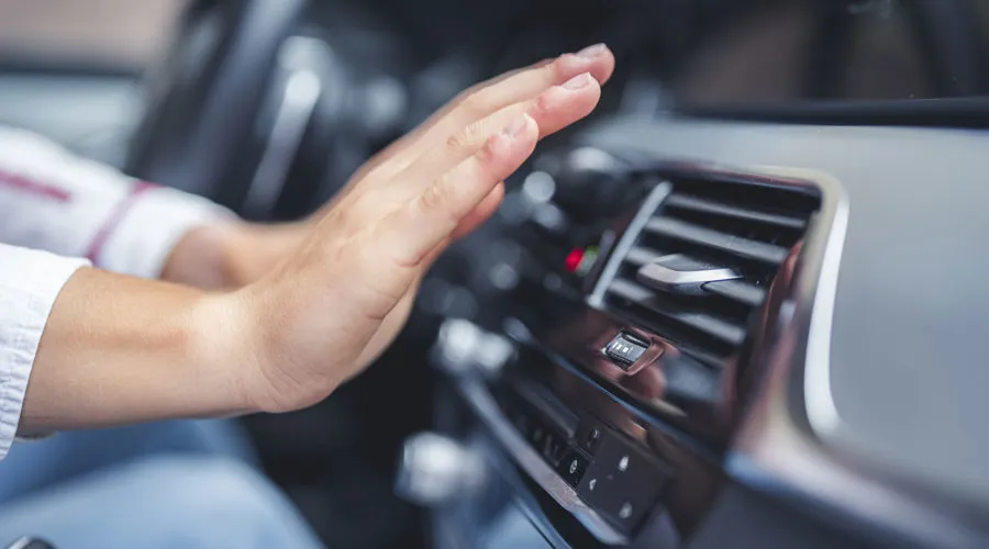 Ricarica climatizzatore per auto